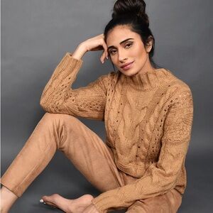 Frank Lyman Loose Cable Knit Sweater In Tan/Camel Color Mock Turtleneck SZ M